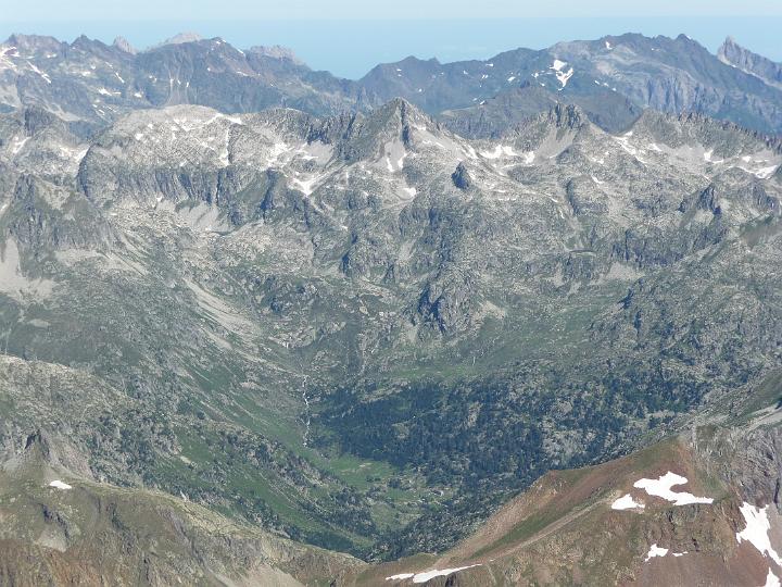 Vignemale_LDP_2009 069.jpg - Au fond le Wallon et la cabane du gnac !!!